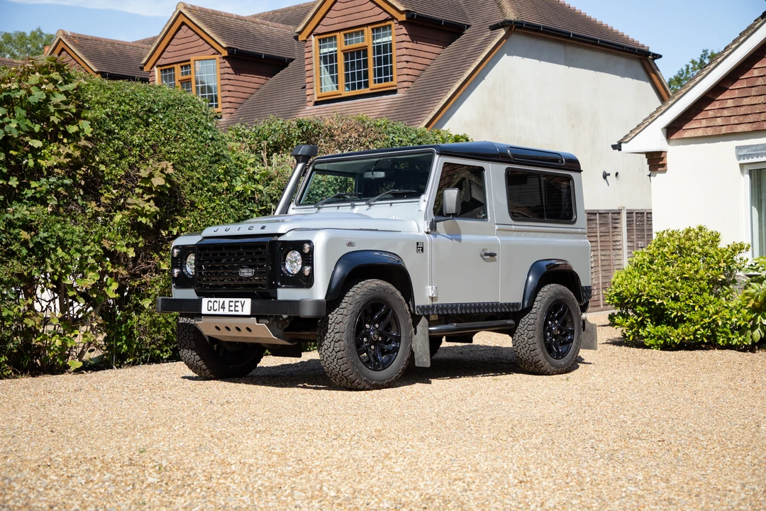 2014 Land Rover Defender 90 - Image 10 of 31