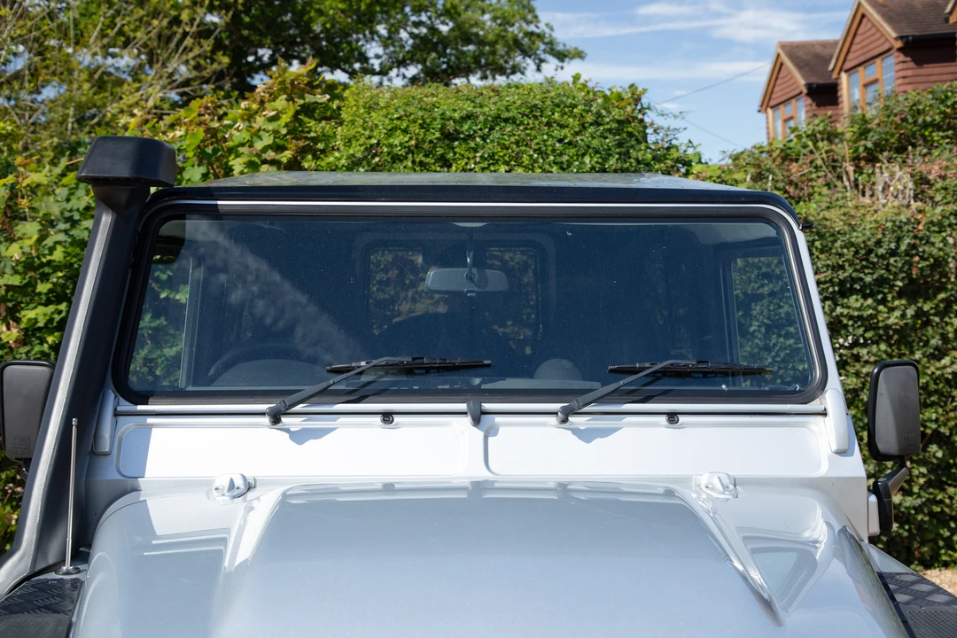 2014 Land Rover Defender 90 - Image 19 of 31