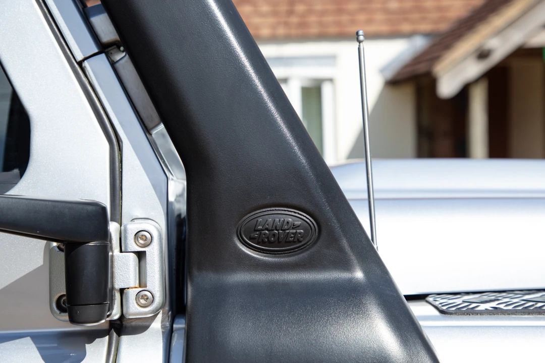 2014 Land Rover Defender 90 - Image 24 of 31