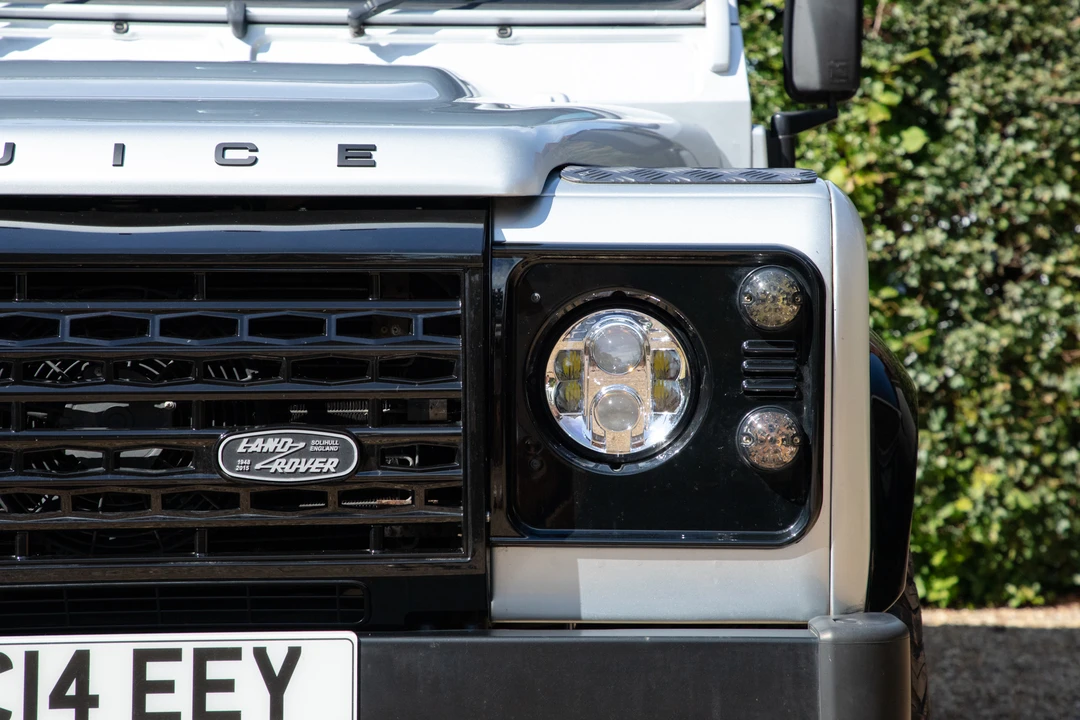 2014 Land Rover Defender 90 - Image 29 of 31