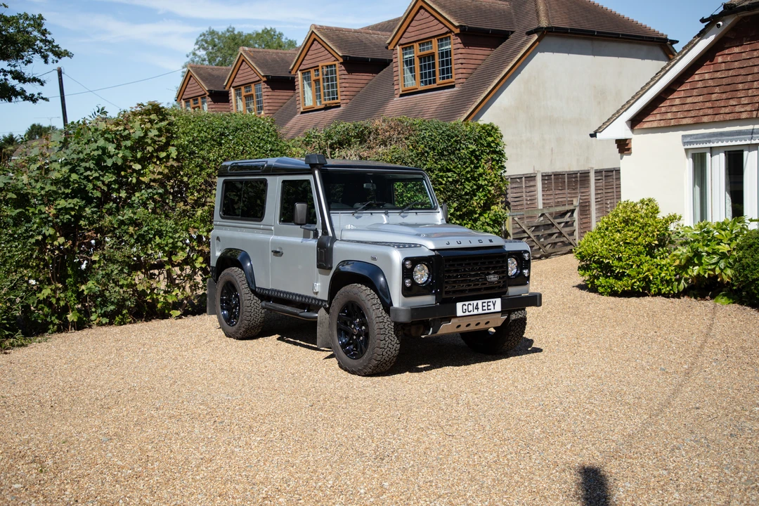 2014 Land Rover Defender 90 - Image 4 of 31