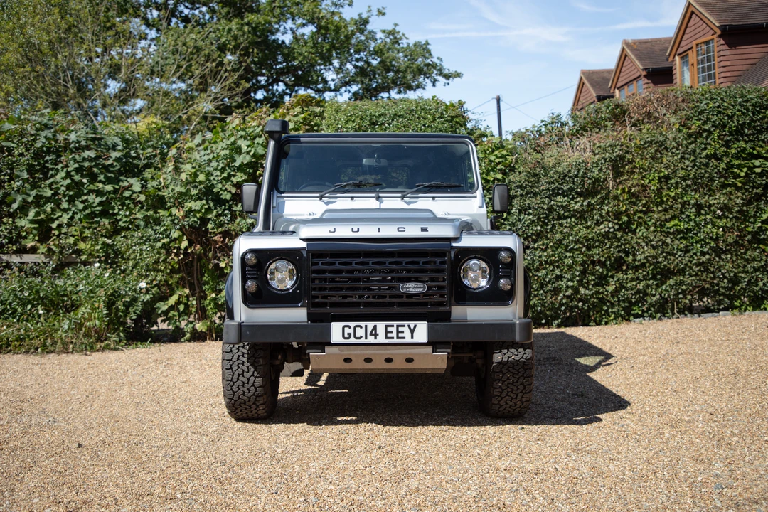 2014 Land Rover Defender 90 - Image 3 of 31