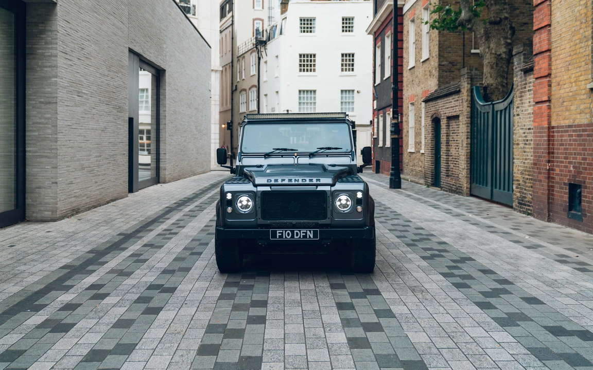 2014 Land Rover Defender 90 - Image 10 of 31