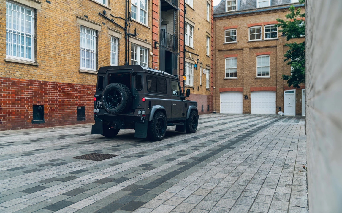 2014 Land Rover Defender 90 - Image 8 of 31