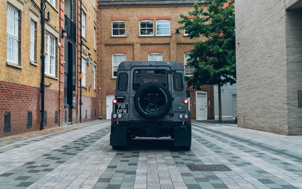 2014 Land Rover Defender 90 - Image 7 of 31