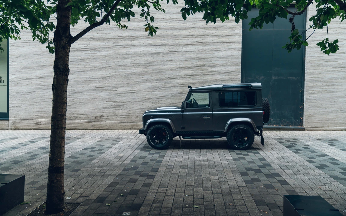 2014 Land Rover Defender 90 - Image 5 of 31
