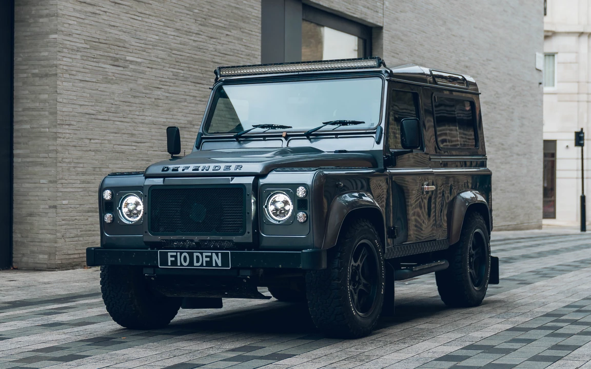 2014 Land Rover Defender 90 - Image 2 of 31