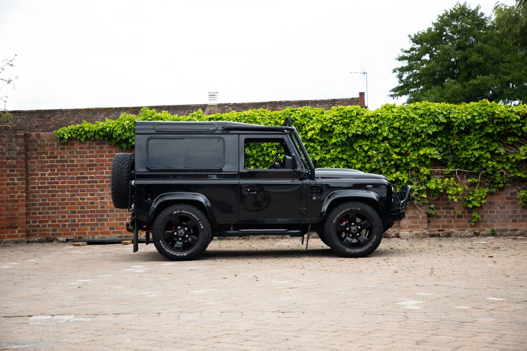 2014 Land Rover Defender 90 - Image 5 of 31