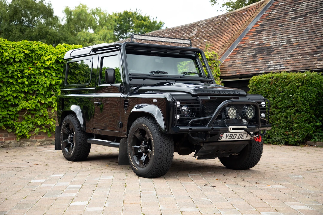2014 Land Rover Defender 90 - Image 4 of 31