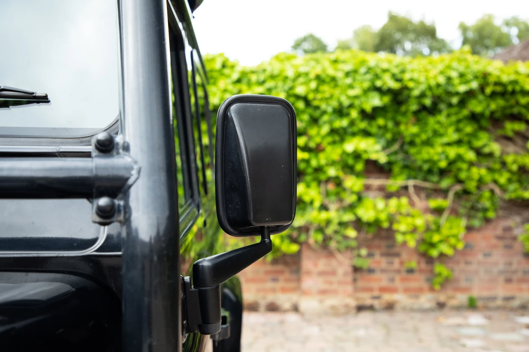 2014 Land Rover Defender 90 - Image 19 of 31