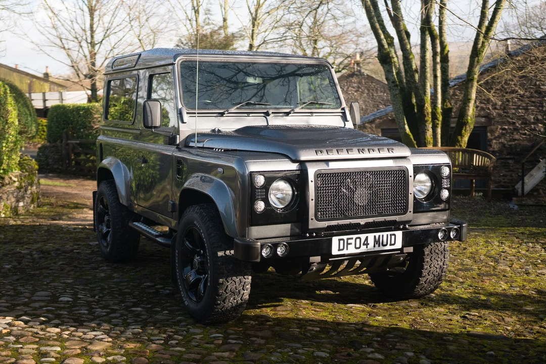 2014 Land Rover Defender 90 - Image 2 of 31
