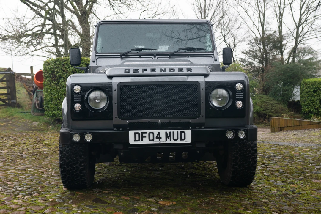 2014 Land Rover Defender 90 - Image 3 of 31