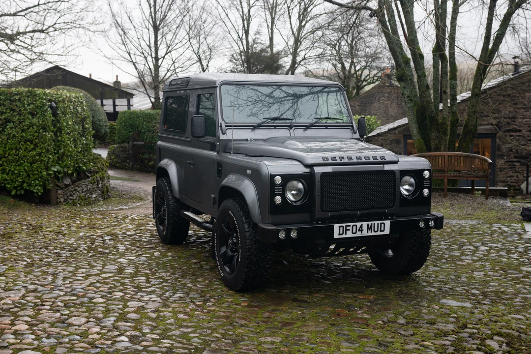 2014 Land Rover Defender 90 - Image 11 of 31