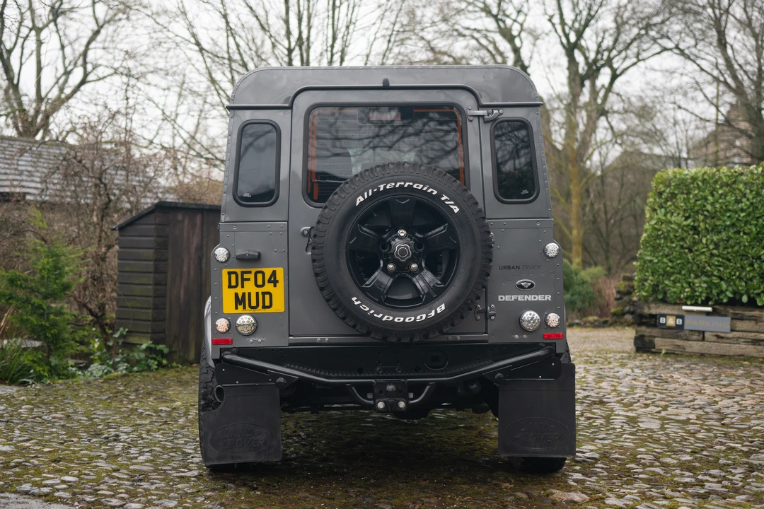2014 Land Rover Defender 90 - Image 6 of 31
