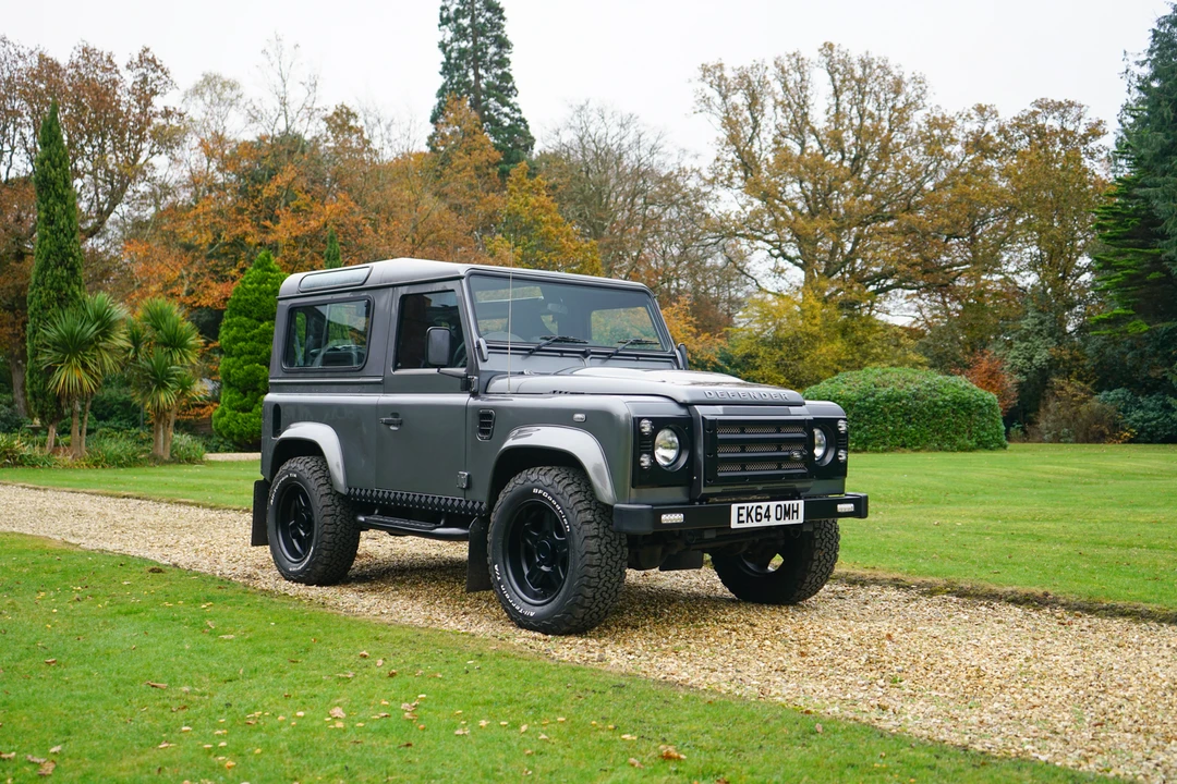 2014 Land Rover Defender 90 - Image 11 of 31