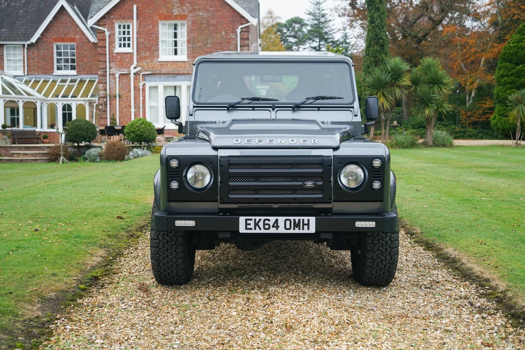 2014 Land Rover Defender 90 - Image 3 of 31