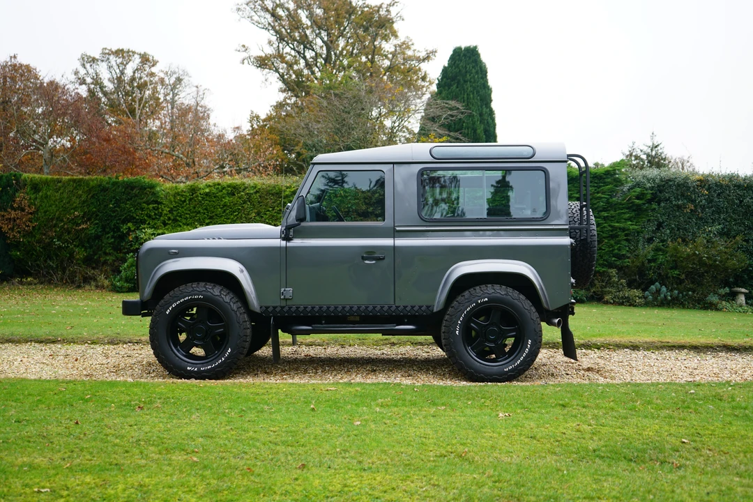 2014 Land Rover Defender 90 - Image 9 of 31