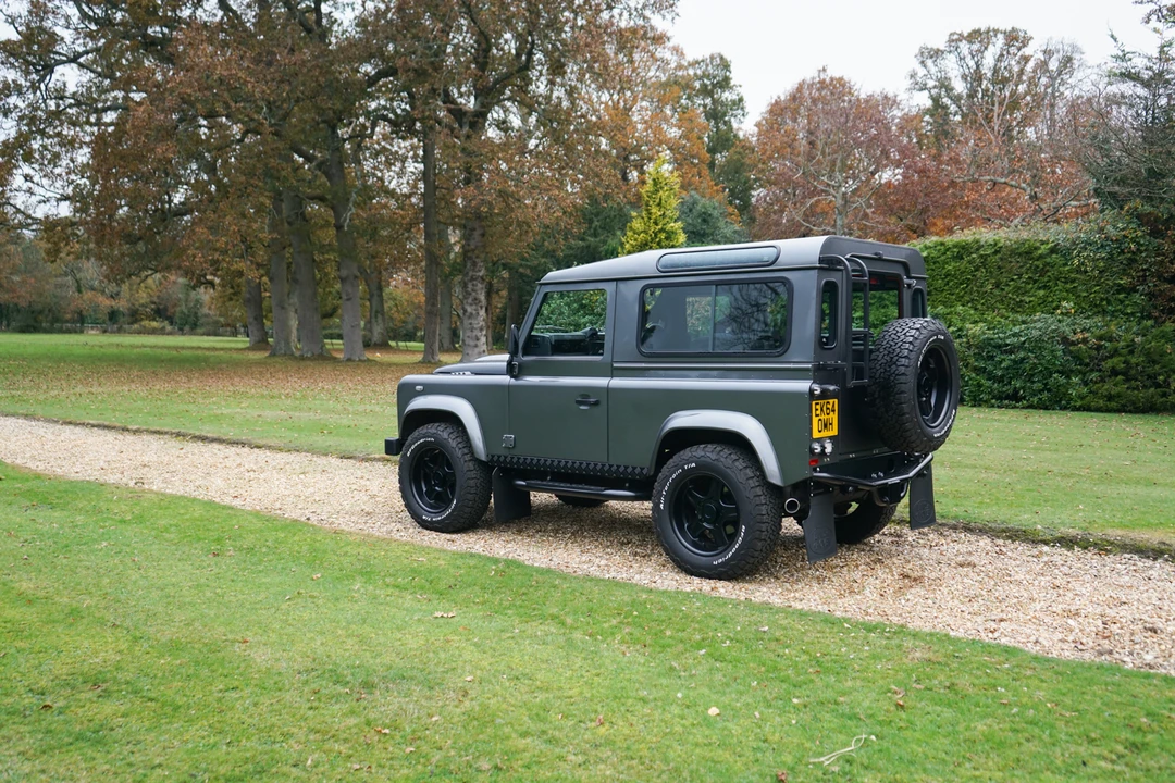 2014 Land Rover Defender 90 - Image 18 of 31