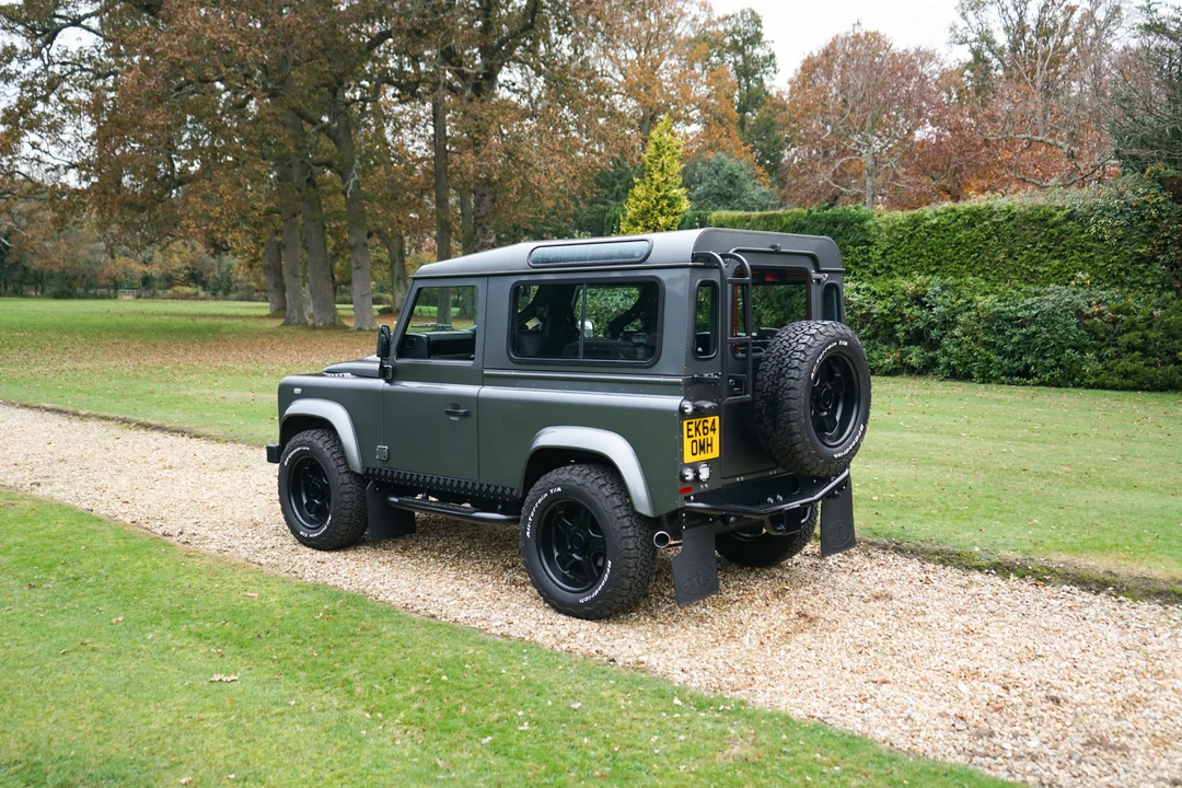 2014 Land Rover Defender 90 - Image 19 of 31