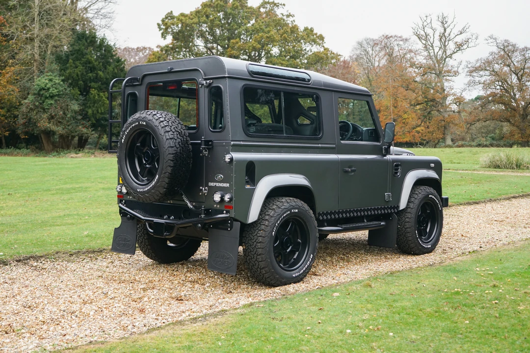 2014 Land Rover Defender 90 - Image 6 of 31
