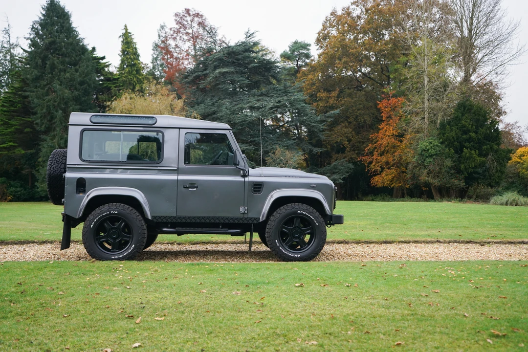 2014 Land Rover Defender 90 - Image 27 of 31