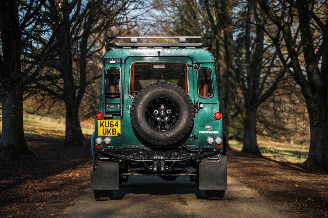 2014 Land Rover Defender 90 - Image 16 of 31