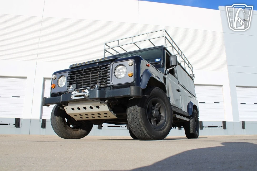 2014 Land Rover Defender 110 - Image 5 of 12