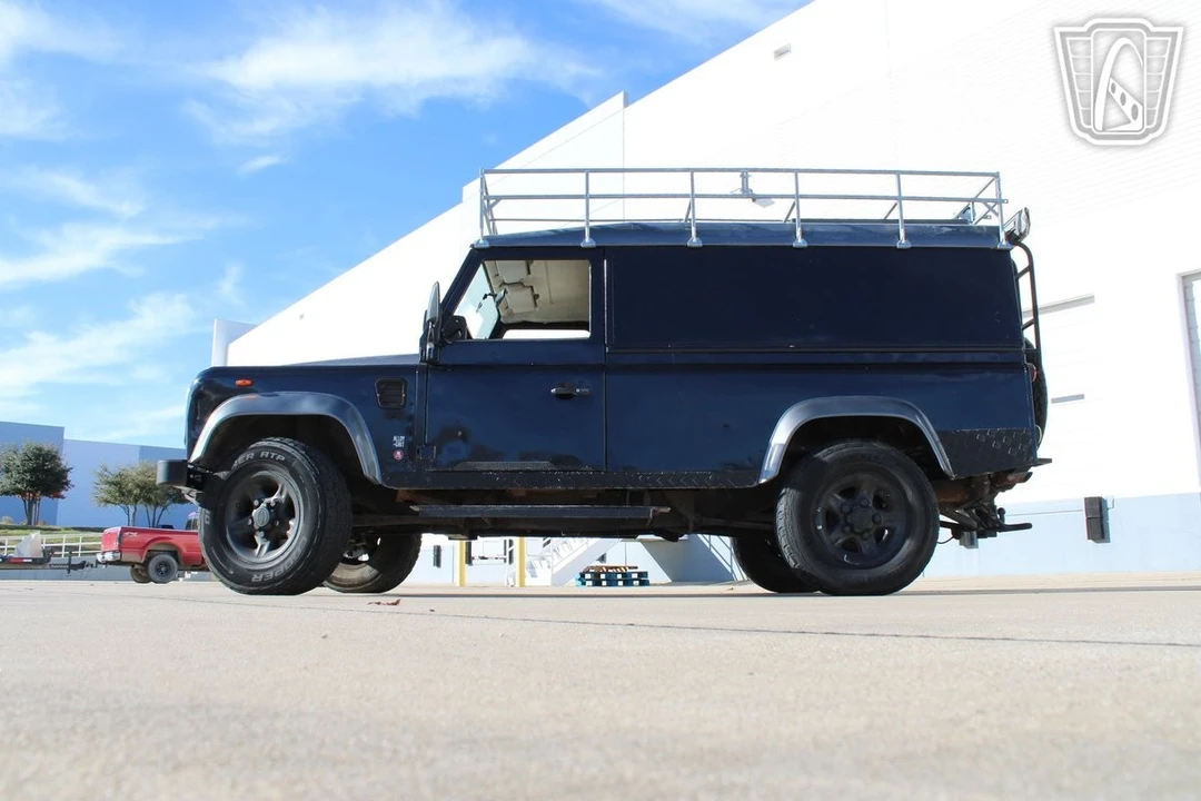 2014 Land Rover Defender 110 - Image 9 of 12