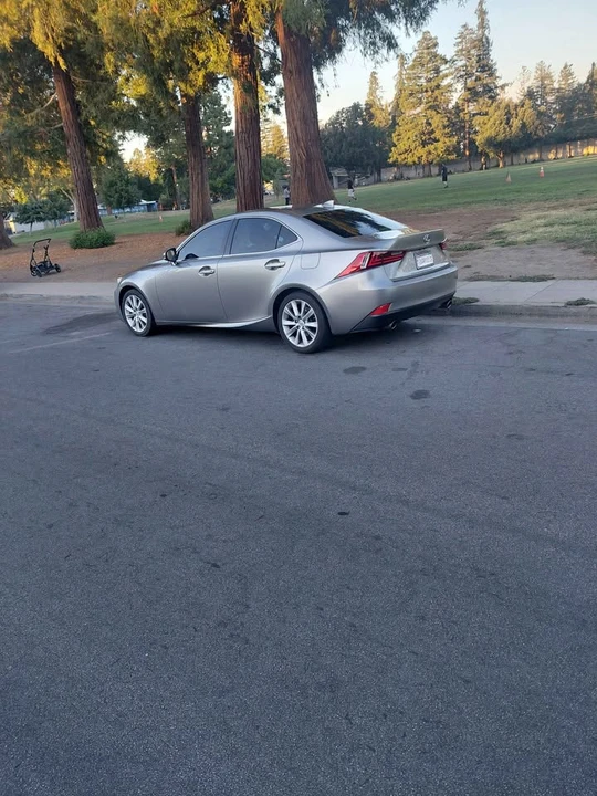 2014 Lexus LS 4th Gen - Image 5 of 20