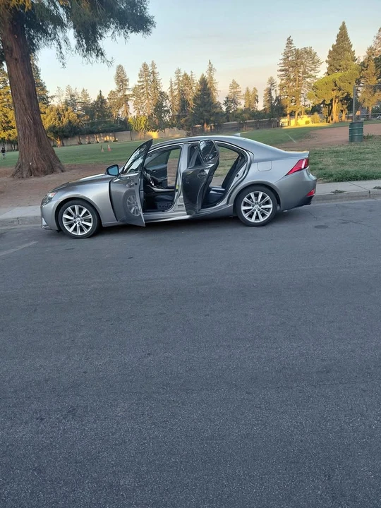2014 Lexus LS 4th Gen - Image 13 of 20