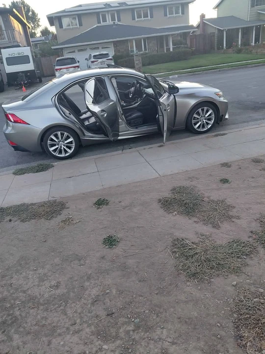 2014 Lexus LS 4th Gen - Image 11 of 20