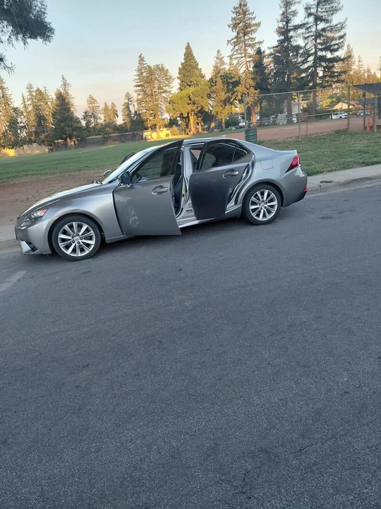 2014 Lexus LS 4th Gen - Image 12 of 20