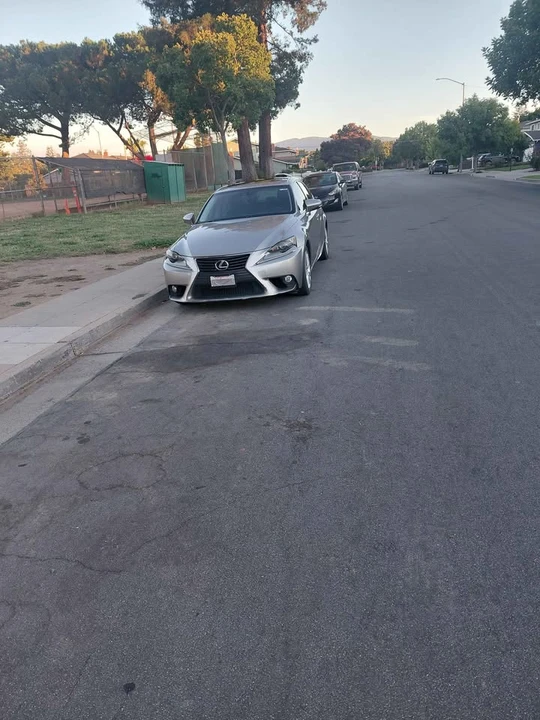 2014 Lexus LS 4th Gen - Image 10 of 20