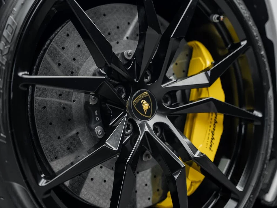 2014 Lamborghini Aventador LP700-4 - Image 24 of 31