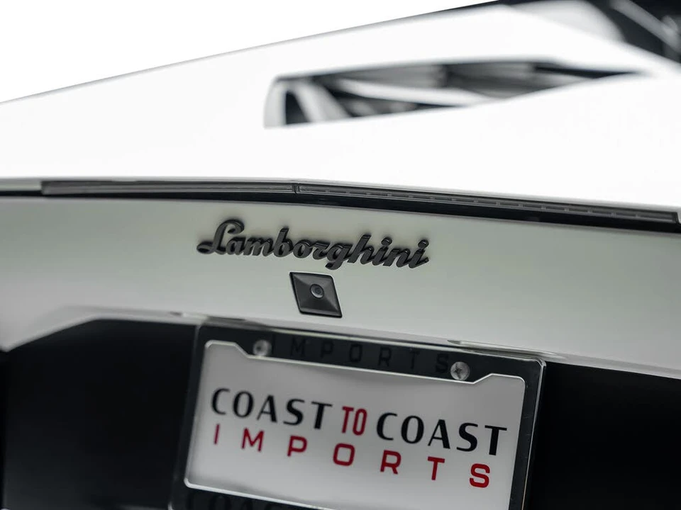 2014 Lamborghini Aventador LP700-4 - Image 16 of 31