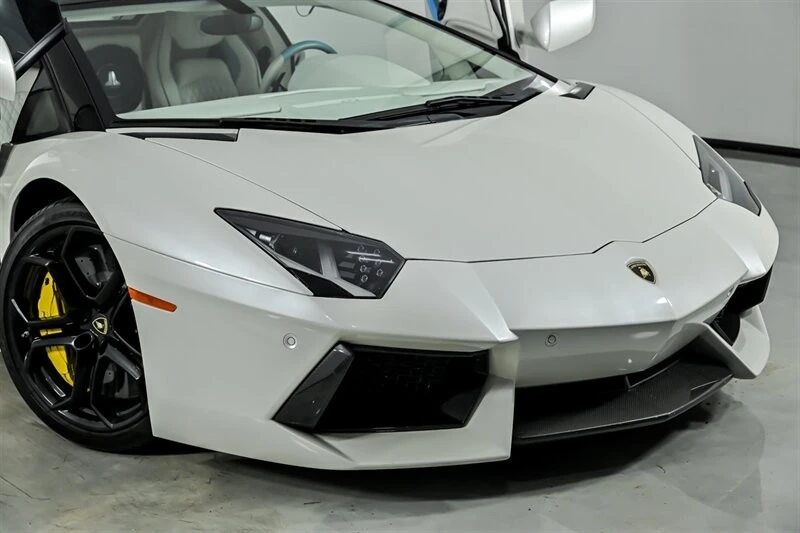 2014 Lamborghini Aventador LP700-4 - Image 3 of 31