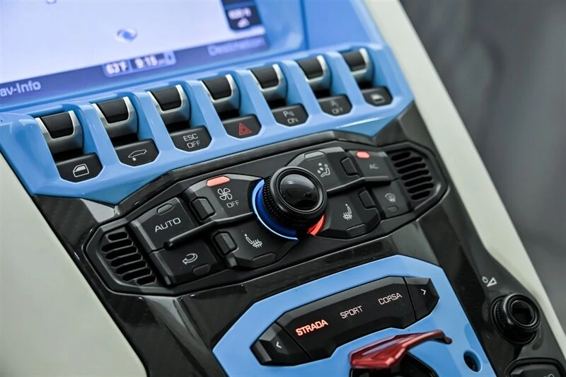 2014 Lamborghini Aventador LP700-4 - Image 29 of 31