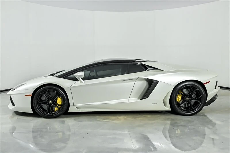 2014 Lamborghini Aventador LP700-4 - Image 7 of 31