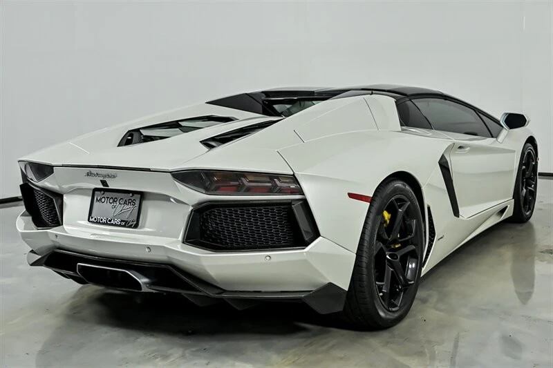 2014 Lamborghini Aventador LP700-4 - Image 12 of 31