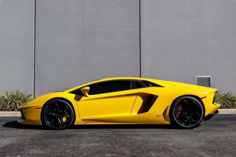 2014 Lamborghini Aventador LP700-4 - Image 2 of 11