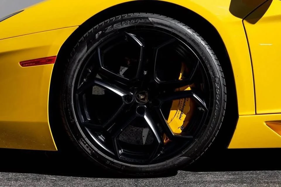 2014 Lamborghini Aventador LP700-4 - Image 5 of 11