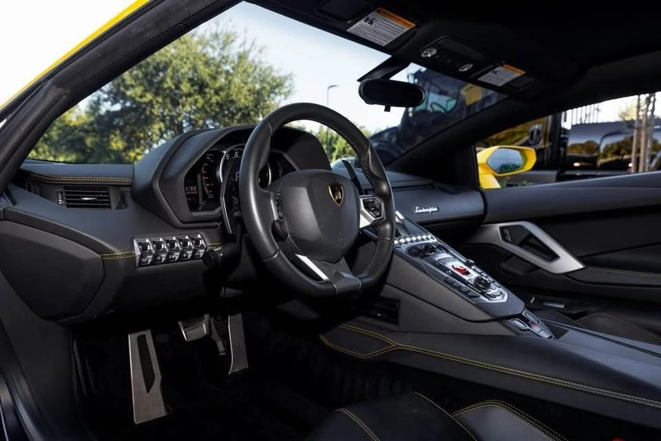 2014 Lamborghini Aventador LP700-4 - Image 9 of 11