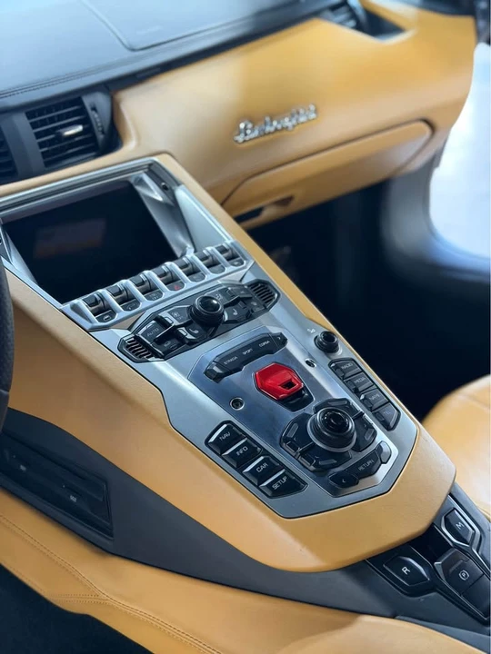 2014 Lamborghini Aventador LP700-4 - Image 17 of 20