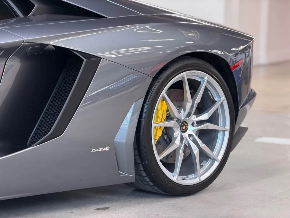 2014 Lamborghini Aventador LP700-4 - Image 10 of 20