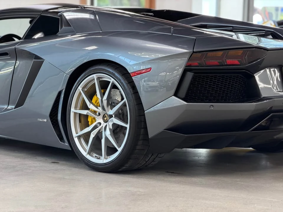 2014 Lamborghini Aventador LP700-4 - Image 8 of 20