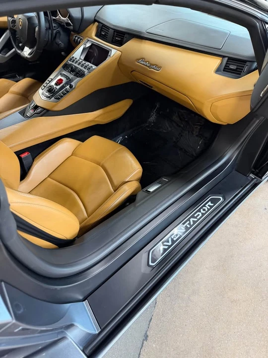 2014 Lamborghini Aventador LP700-4 - Image 18 of 20