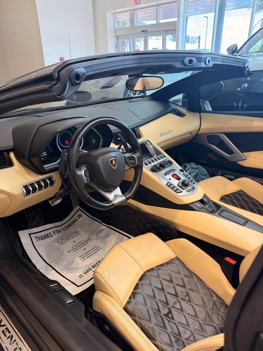 2014 Lamborghini - Image 9 of 12