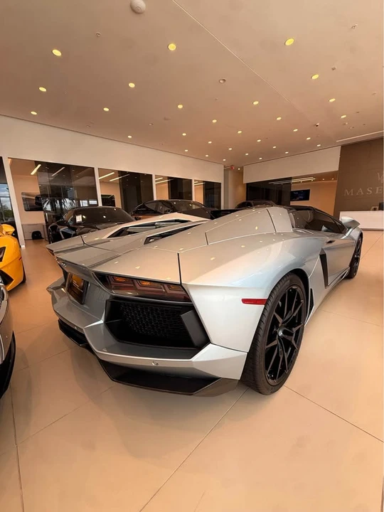 2014 Lamborghini - Image 7 of 12
