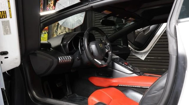 2014 Lamborghini Aventador LP700-4 - Image 11 of 17