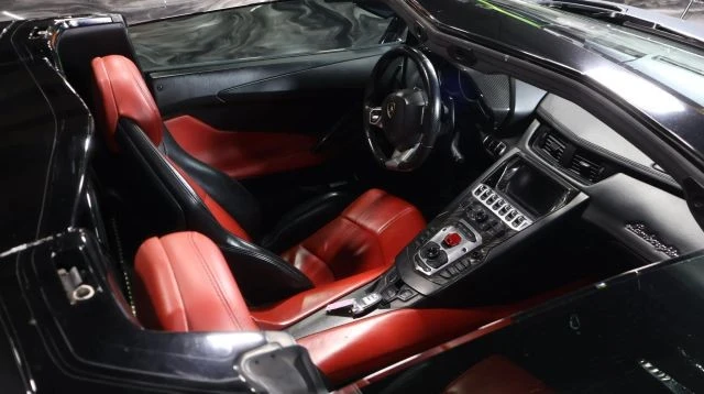 2014 Lamborghini Aventador LP700-4 - Image 16 of 17